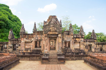 Fototapeta na wymiar Khmer archaeological site of Prasat Muang Tam in Buriram Province,Thailand