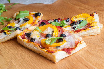 Puff pastry cakes