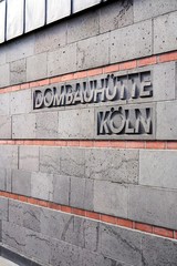 Fassade der Dombauhütte am Kölner Dom