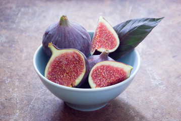 Obraz na płótnie Canvas Fresh organic figs