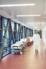 Arzt Flur Krankenhaus Bett Tür