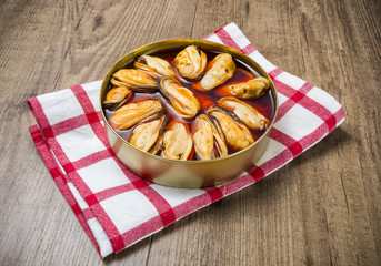 Lata típica de mejillones