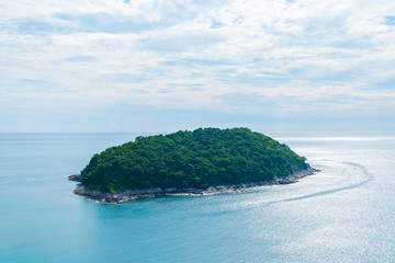 Fototapeta premium Beautiful landscape with sea and mountain in summer.