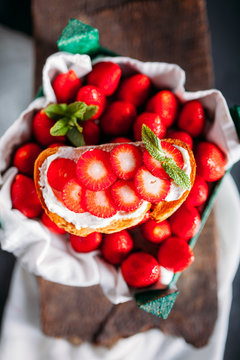 Delicious cheese toast with strawberries