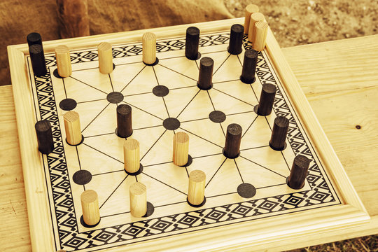 Wooden brain board game