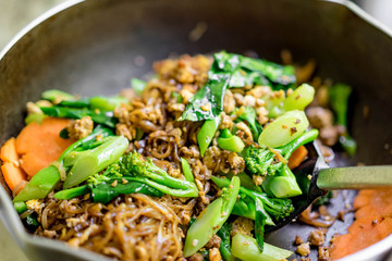 fried noodle in pan