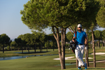 Obraz premium golf player portrait at course