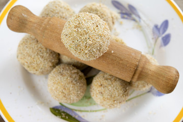 chicken meatballs worked with breadcrumbs