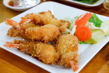 fried shrimp on plate for served in a restaurant