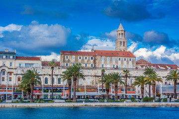 Fototapeta na wymiar Split Croatia cityscape waterfront. / Waterfront cityscape of promenade in Split with Diocletian Palace.