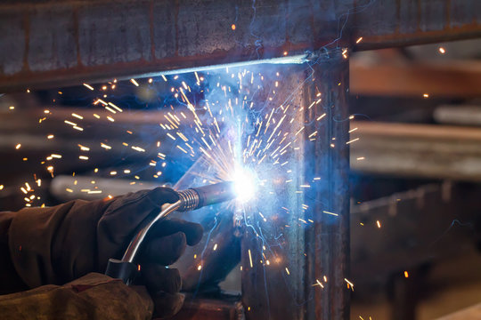 semi-automatic welding in shielding gases