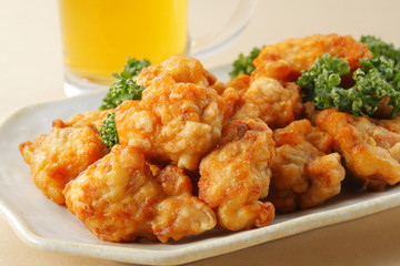 鶏の唐揚げとビール　Fried chicken and beer