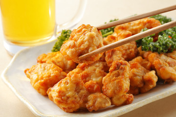 鶏の唐揚げとビール　Fried chicken and beer