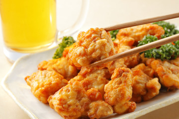 鶏の唐揚げとビール　Fried chicken and beer