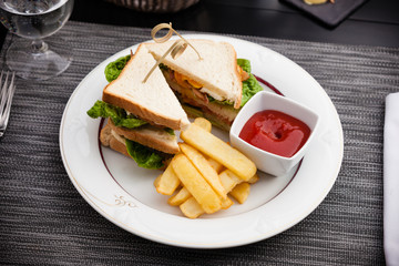 Sandwich with fried eggs