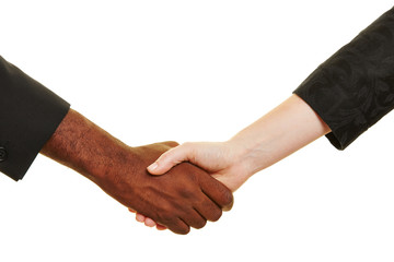 Handschlag zwischen Afrikaner und Europäer