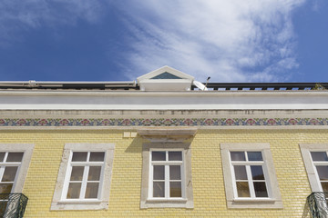 Mit kunstvollen Azujelos geschmückte Hausfassaden in Lagos