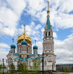 Fototapeta na wymiar Свято-Успенский кафедральный собор в Омске