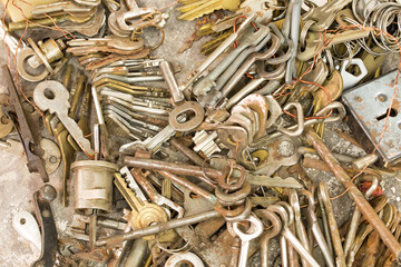 Many old keys and locks.