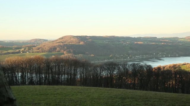La campagne et le lac Paladru (Bilieu / Is&egrave;re)