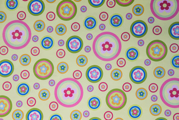 Pattern con fiori e cerchi colorati