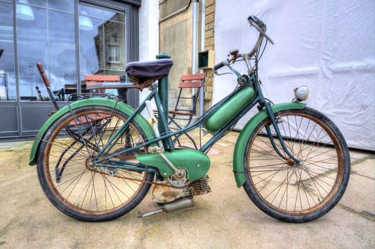 V&eacute;lo &agrave; moteur hdr