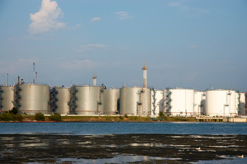 capacities for storage of oil products