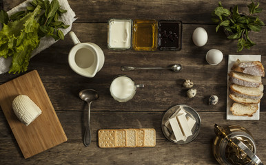 Fototapeta na wymiar crackers and mozzarella cheese on a wooden table.