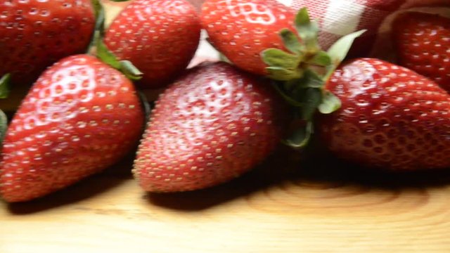 Luleshtrydhja Merello Fraga Fragaria Jahoda Jordb&aelig;r Morango Fragole Fraise Magiostra Maoeula Мӧр Frambosa Fraga Fragola 