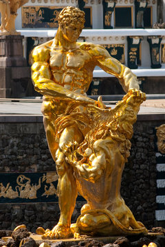 Samson fountain, Petrodvorets, Peterhof, Saint-Petersburg, Russia