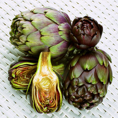Obraz premium Perfect Raw Artichokes