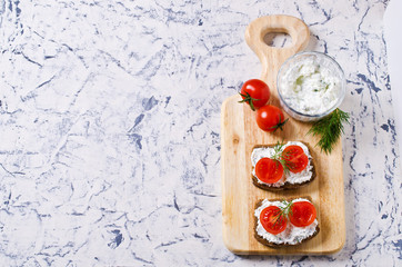 Sandwich with tomatoes