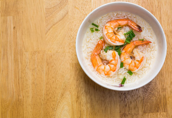 Thai rice soup with shrimp