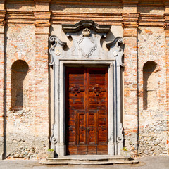 detail in  wall door  italy land europe architecture and wood th