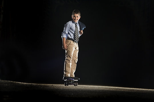 Ni&ntilde;o patinando