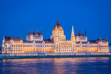 Fototapeta na wymiar Budapest, Hungarian Parliament and Danube by night at blue hour