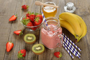 Fruit smoothies in jar