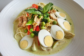Thai fusion food, pasta with green curry.