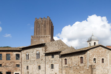 Antiche rovine medievali in Italia.