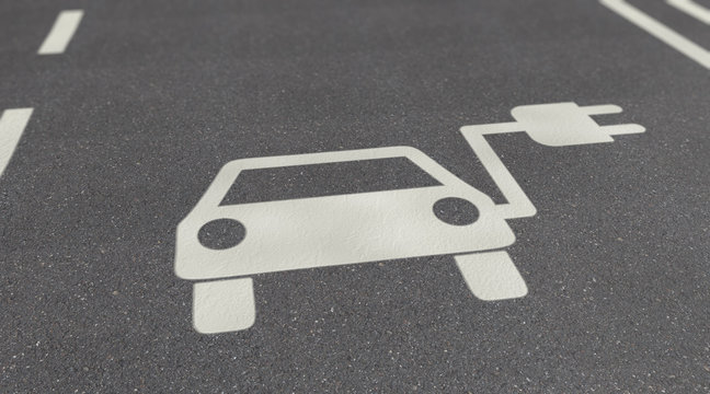 Symbol von Elektrotankstelle auf Stra&szlig;e