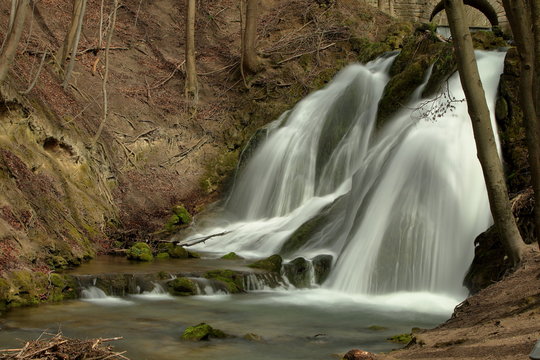 Der Lutter Wasserfall bei Gro&szlig;bartloff in Th&uuml;ringen