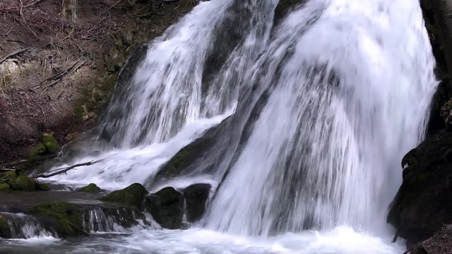 Der Lutter Wasserfall bei Gro&szlig;bartloff in Th&uuml;ringen
