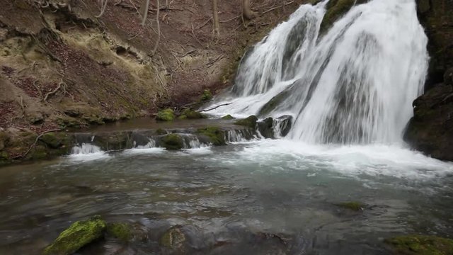 Der Lutter Wasserfall bei Gro&szlig;bartloff in Th&uuml;ringen