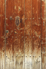 Fototapeta na wymiar Antigua puerta de madera