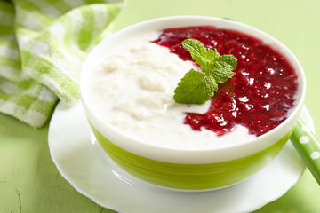 Rice porridge with coconut milk