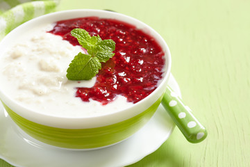 Rice porridge with coconut milk