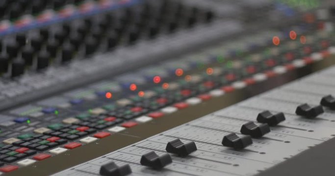 Digital Audio Mixer Automatic