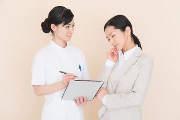 看護師と患者