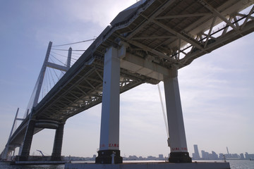 横浜港ベイブリッジ・下から_205