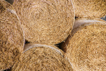 Gestapelte Strohballen